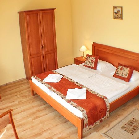 Hotel Jarja Hajdúszoboszló Buitenkant foto