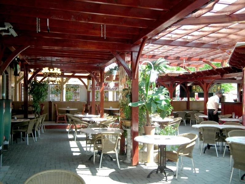 Hotel Jarja Hajdúszoboszló Buitenkant foto