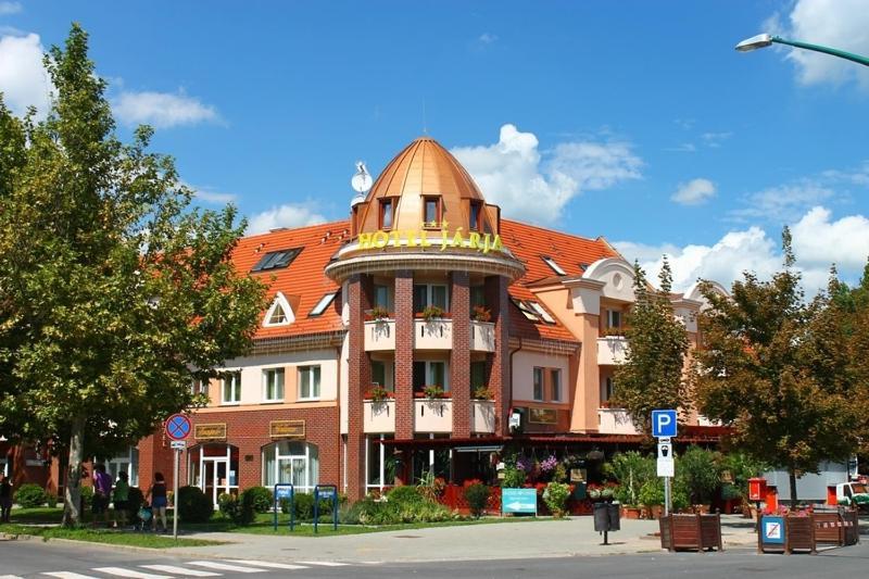 Hotel Jarja Hajdúszoboszló Buitenkant foto