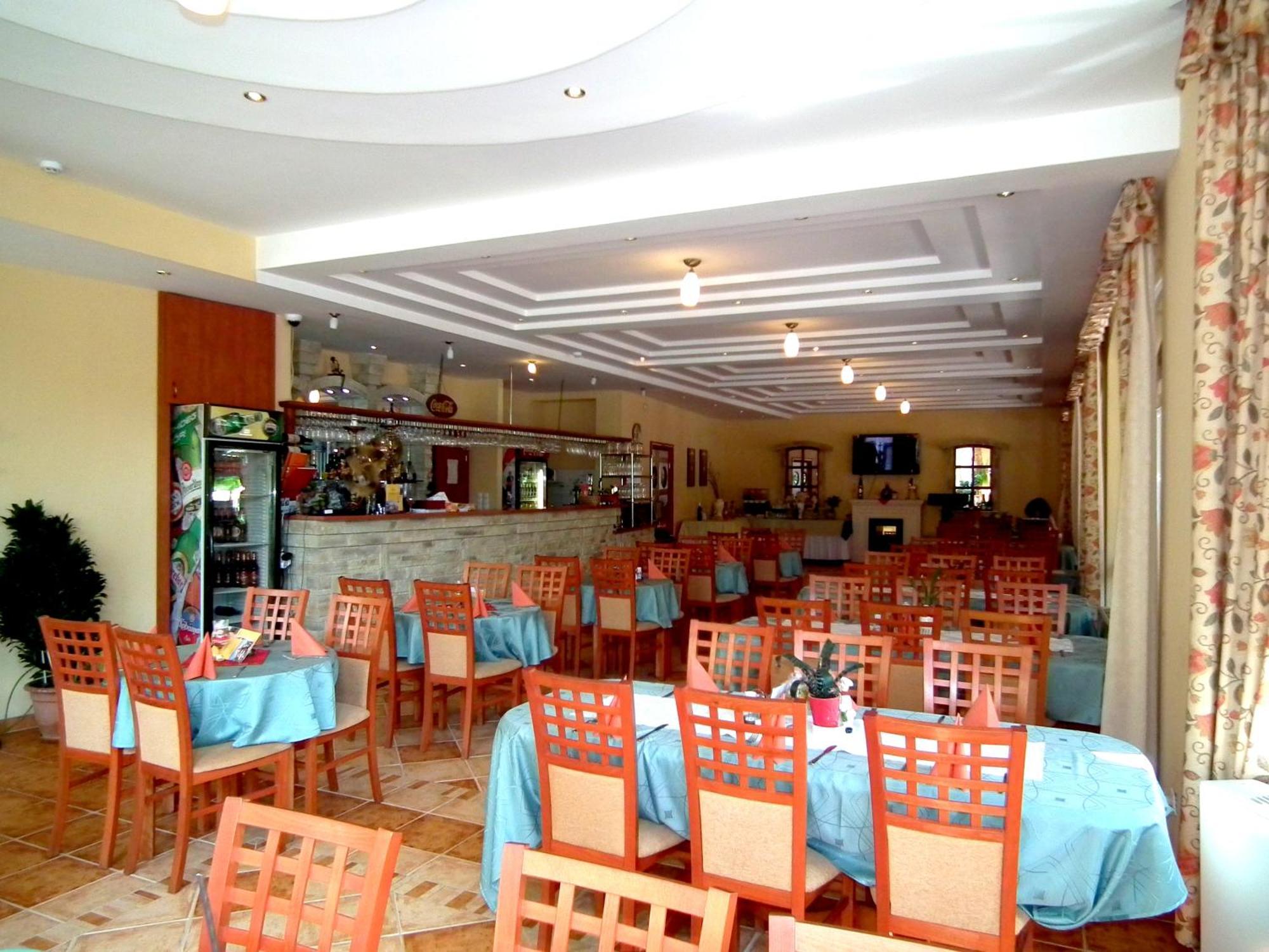 Hotel Jarja Hajdúszoboszló Buitenkant foto