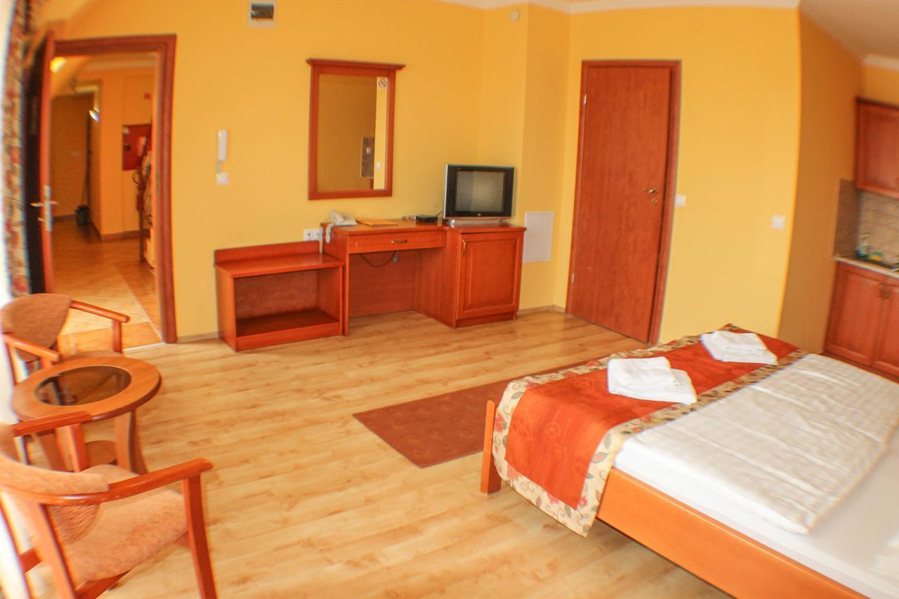 Hotel Jarja Hajdúszoboszló Buitenkant foto