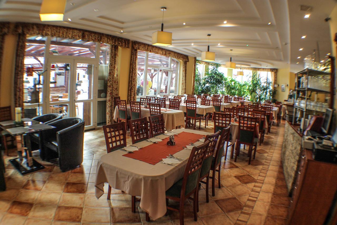 Hotel Jarja Hajdúszoboszló Buitenkant foto