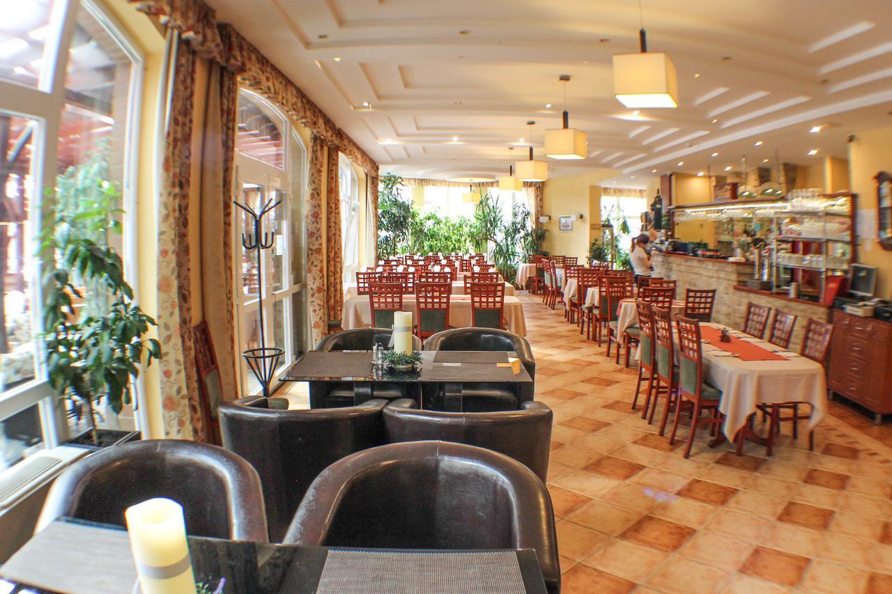 Hotel Jarja Hajdúszoboszló Buitenkant foto