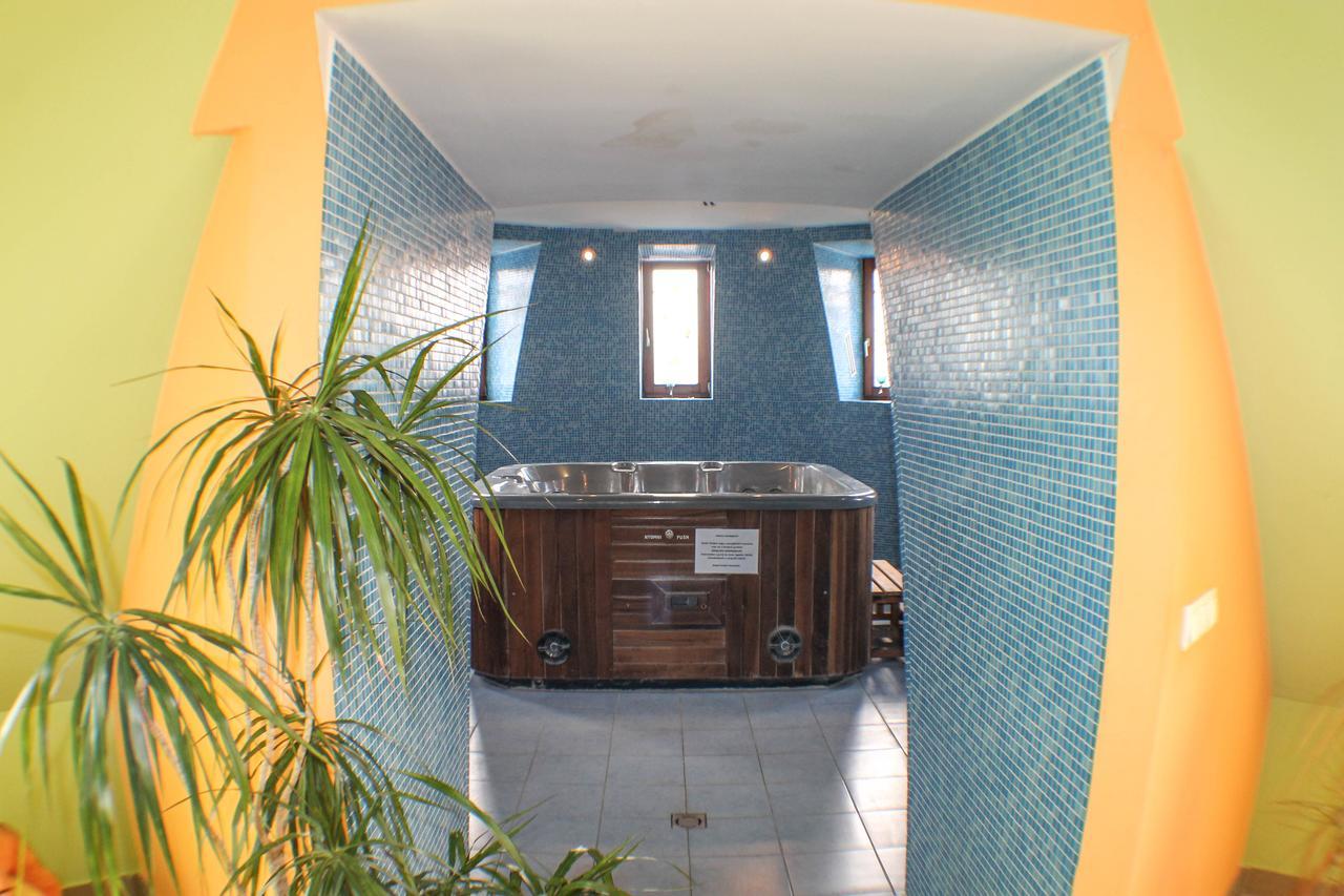 Hotel Jarja Hajdúszoboszló Buitenkant foto