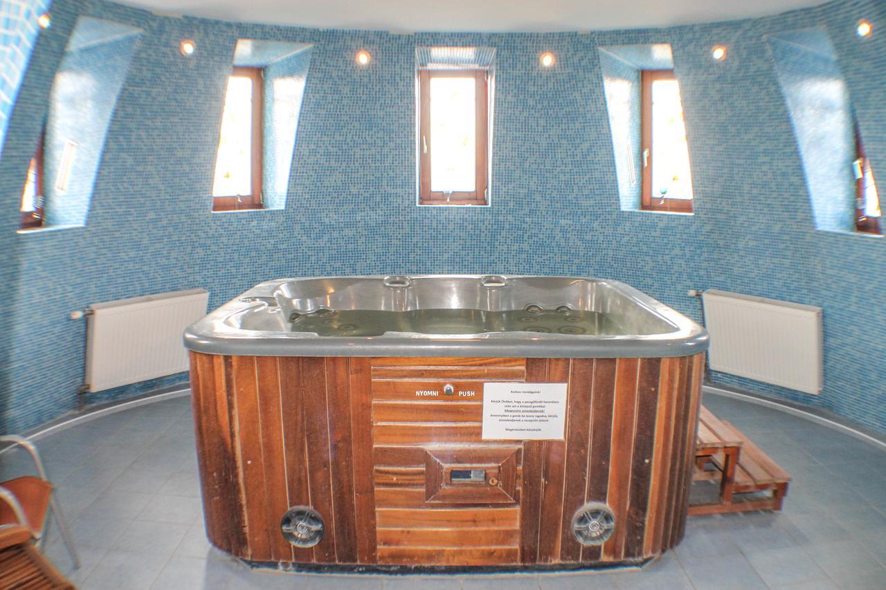 Hotel Jarja Hajdúszoboszló Buitenkant foto