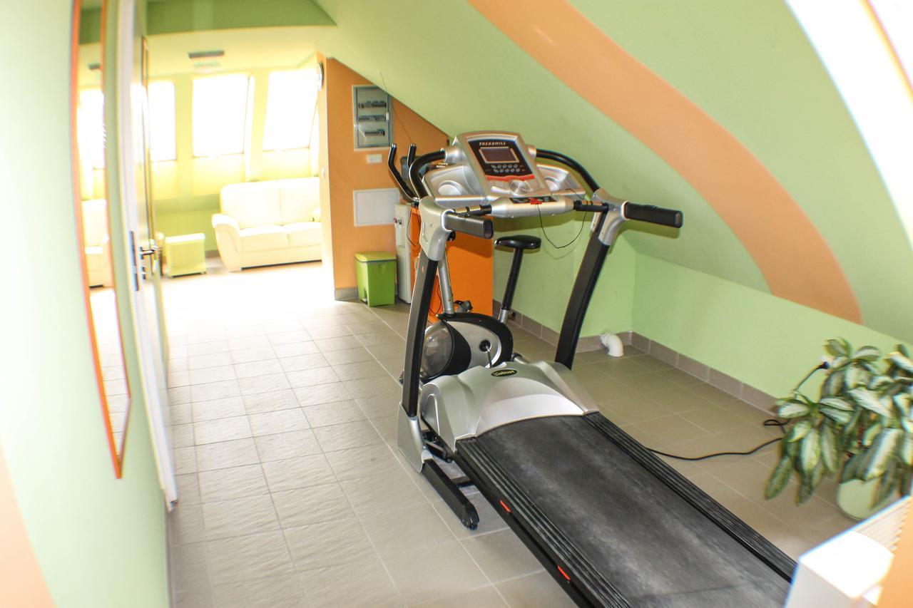 Hotel Jarja Hajdúszoboszló Buitenkant foto
