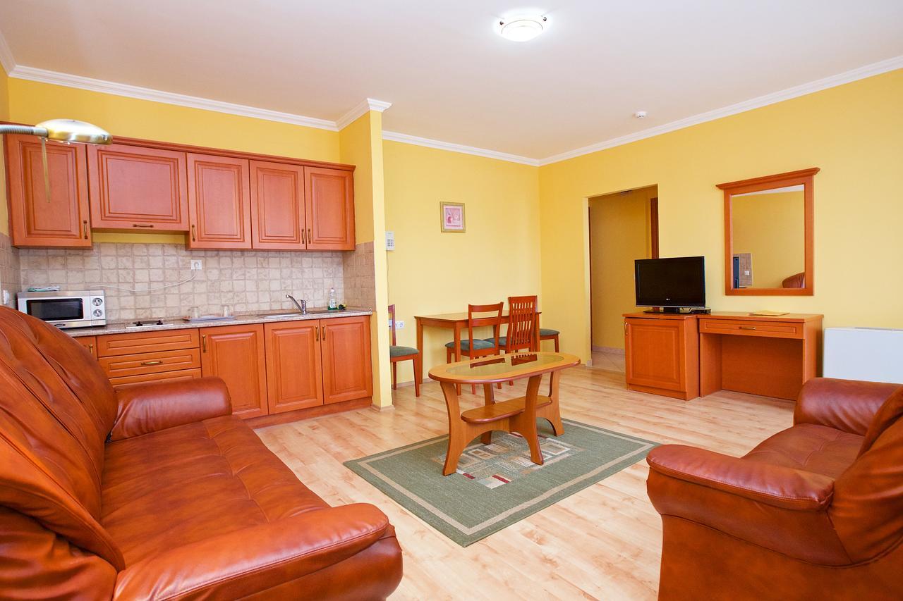 Hotel Jarja Hajdúszoboszló Buitenkant foto