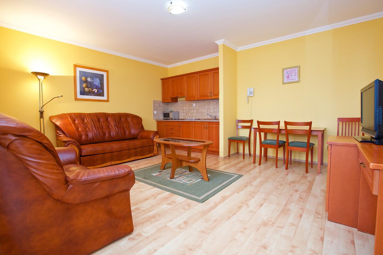 Hotel Jarja Hajdúszoboszló Buitenkant foto