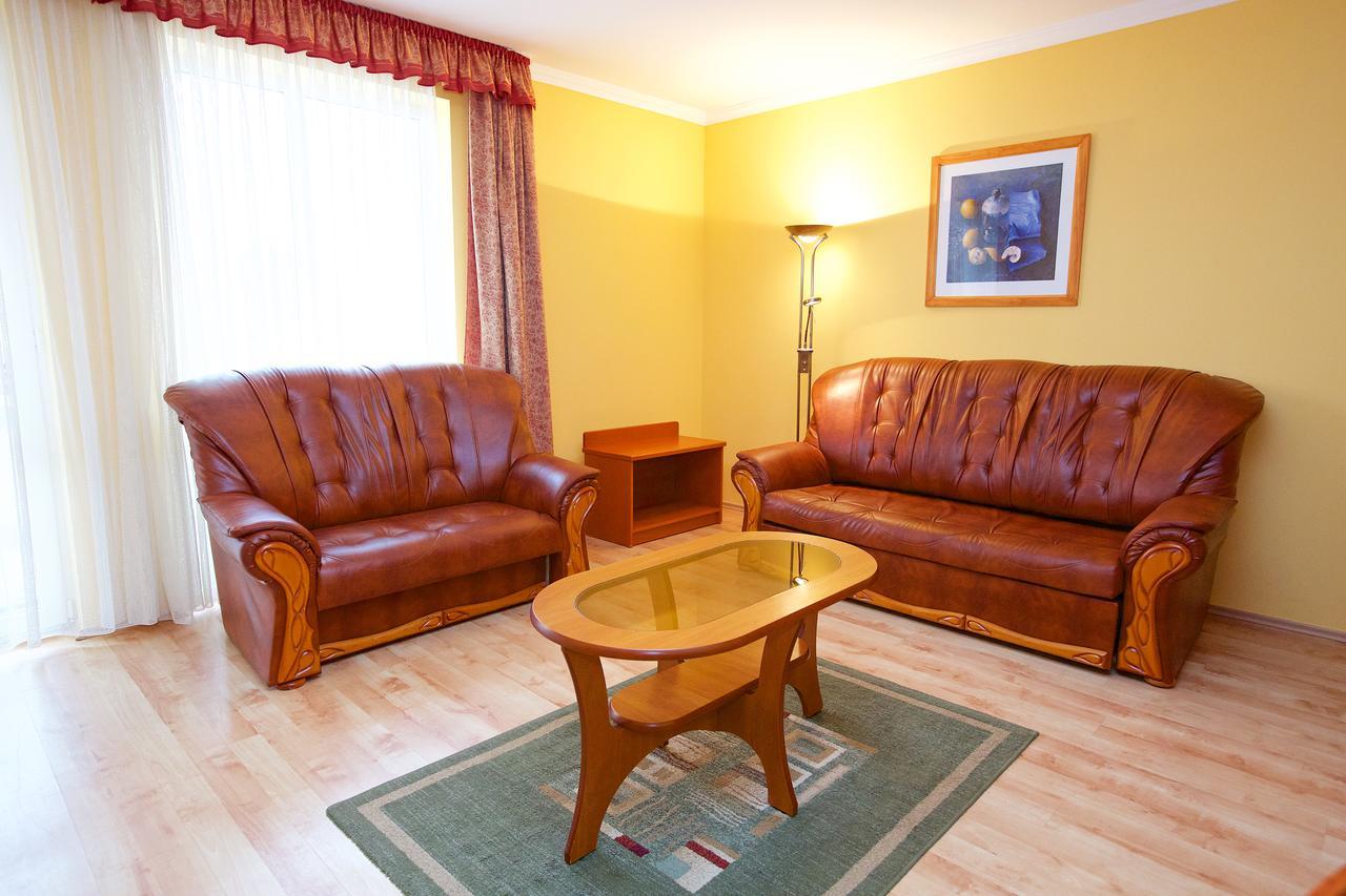 Hotel Jarja Hajdúszoboszló Buitenkant foto