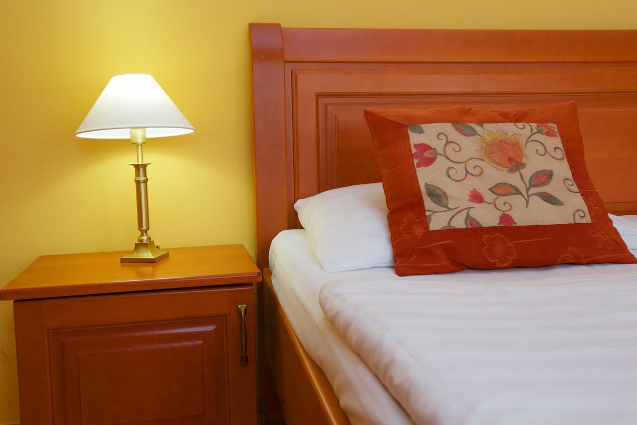 Hotel Jarja Hajdúszoboszló Buitenkant foto